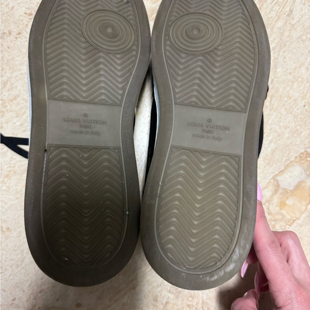 Louis Vuitton Black and White Sneakers - Picture 8 of 8